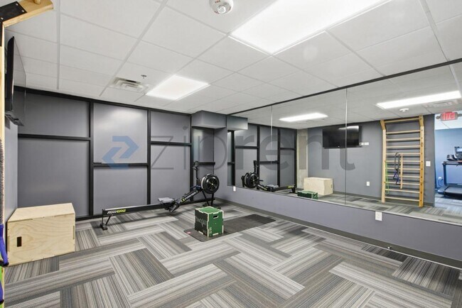 Building Photo - 214 Hunt St