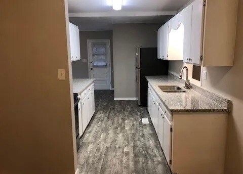 Building Photo - 2234 Harrison St SE