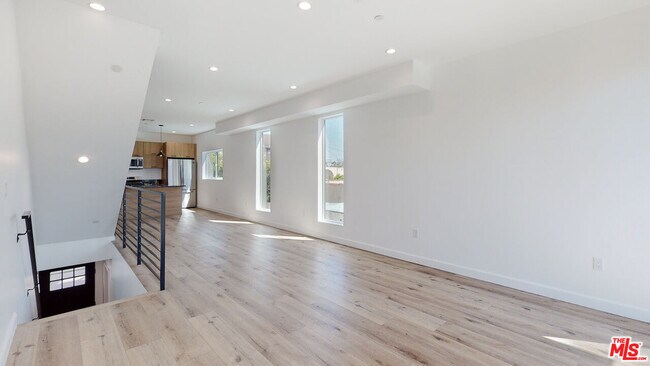 Building Photo - 2304 Hauser Blvd