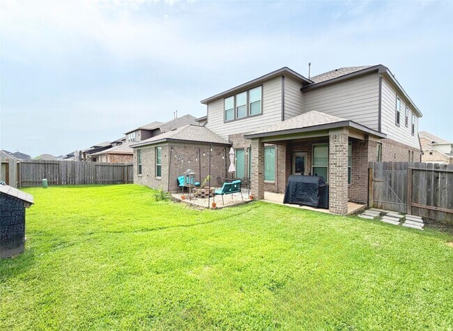 Building Photo - 244 Upland Dr