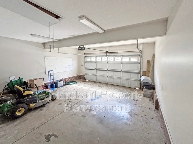 Building Photo - 125 Red Globe Ln