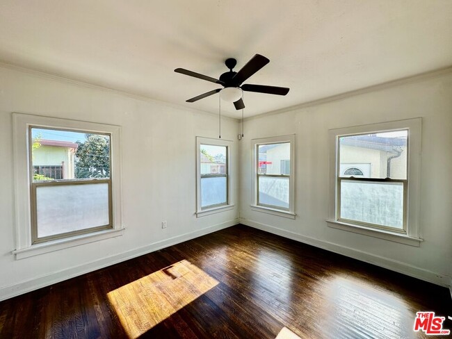 Building Photo - 2941 9th Ave