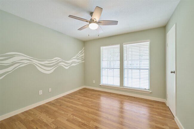 Building Photo - 5 N White Pebble Ct