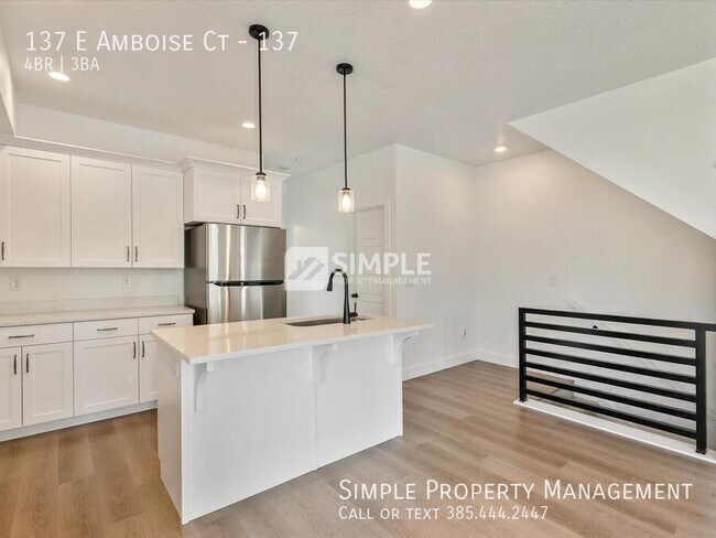Building Photo - 137 E Amboise Ct