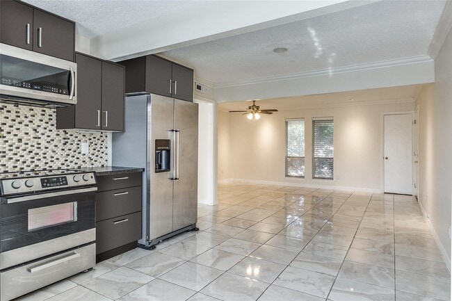 Building Photo - 5086 Matilda St