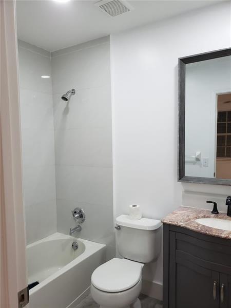 Building Photo - 4963 SW 31st Ave