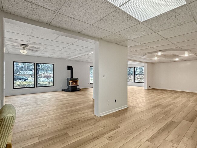 Building Photo - 6080 Tee Trail