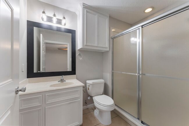 Building Photo - 622 Foster St