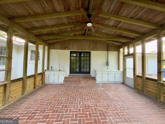 Building Photo - 223 Brookwood Dr