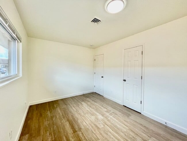 Building Photo - Remodeled Ranch Duplex