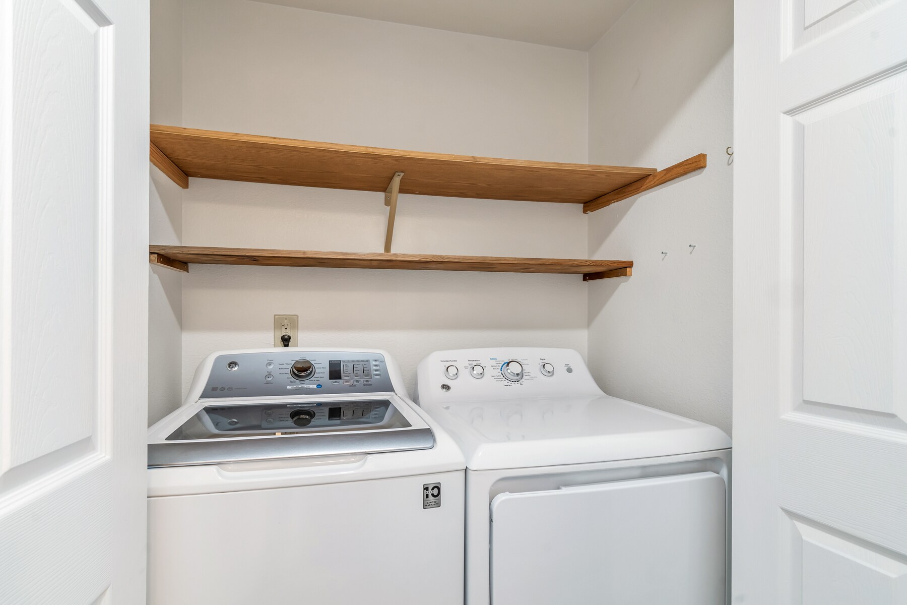 Laundry. - 19404 Bothell Way NE