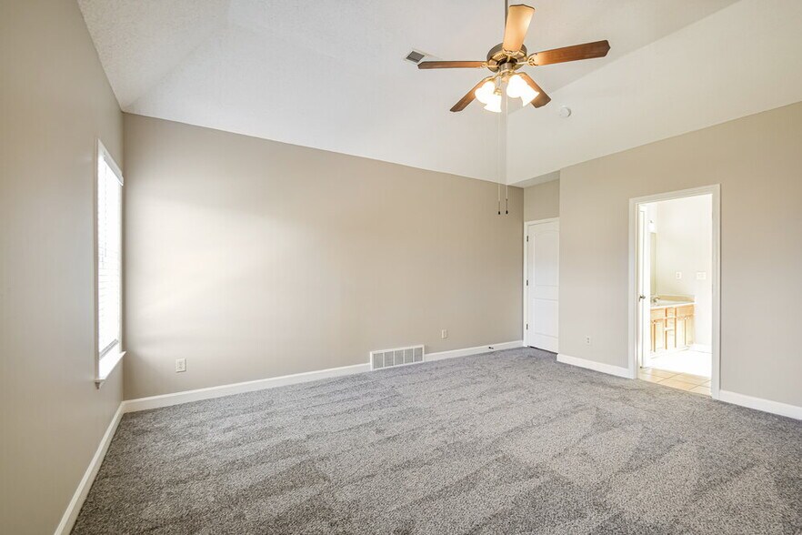 Building Photo - 1721 Englehart St