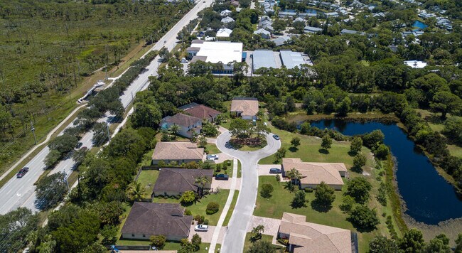 Building Photo - 521 NE Abaca Way