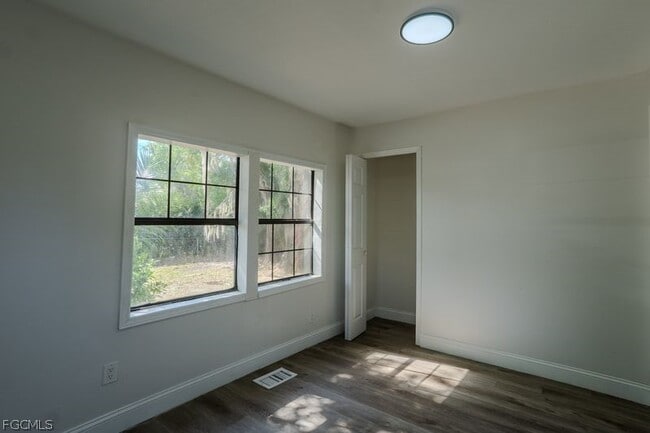 Building Photo - 599 Carolina Ave