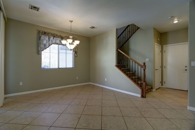 Building Photo - Step into  luxurious simplicity