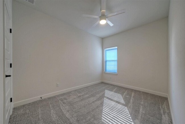 Building Photo - 245 Darley Oak Dr