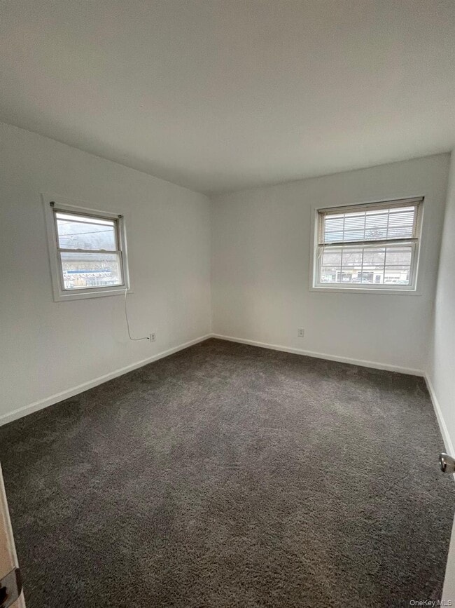 Building Photo - 1550 Montauk Hwy