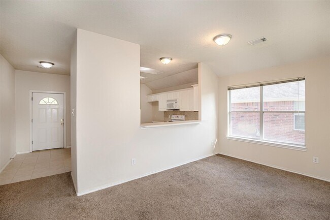 Building Photo - 5008 Blanco Dr