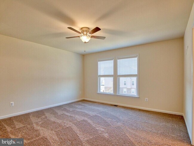 Building Photo - 127 Keller Ct