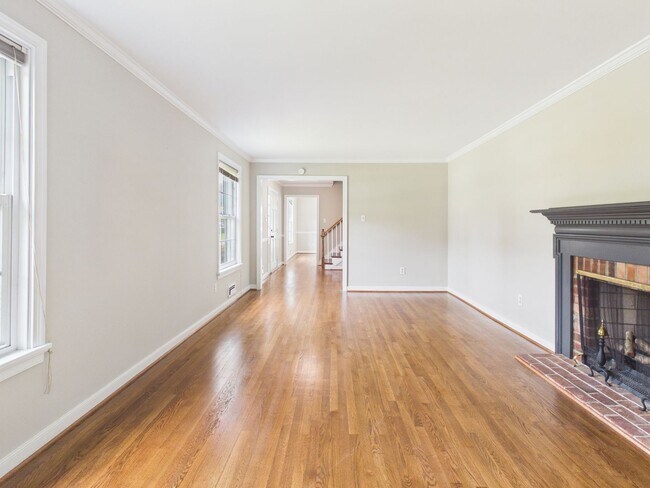 Building Photo - 1519 Chauncey Ln