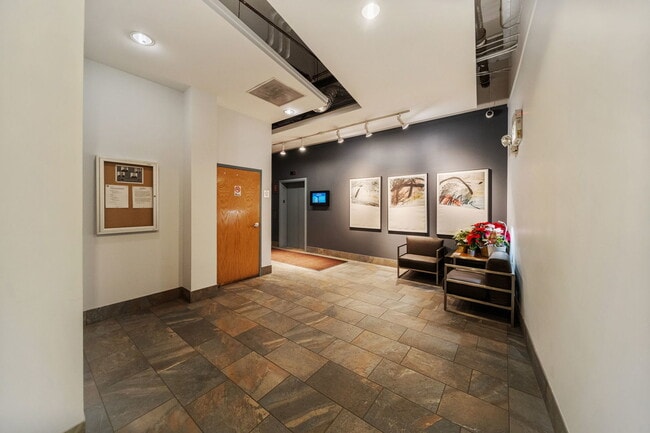 Building Photo - 1631 S Michigan Ave