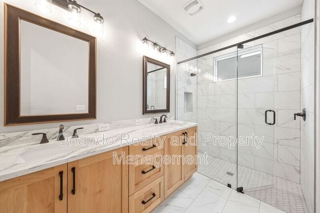 Building Photo - 444 Delaney Park Dr