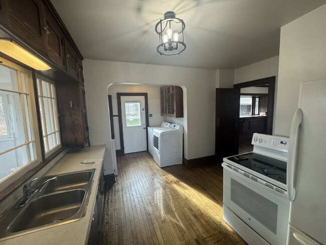 Building Photo - Endless Space Indoors & Out—Beautiful 3BR Home with Barn