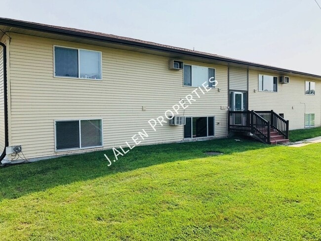 Building Photo - 1805 Parker Cir