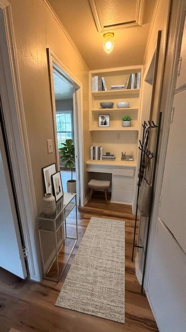 Building Photo - Cozy South OKC Charm: Your Next Sweet Home