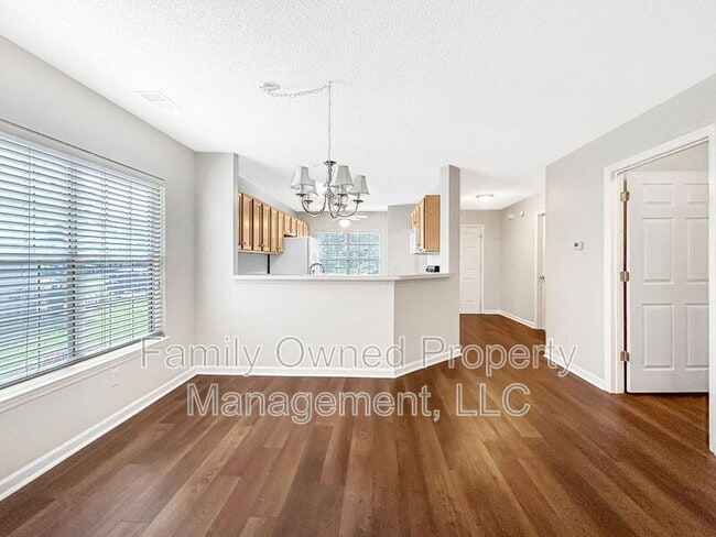 Building Photo - 112 Stewart Pl