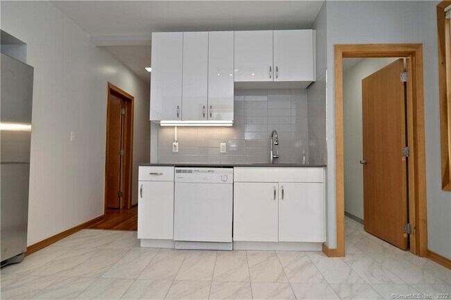 Building Photo - 361 Gregory St