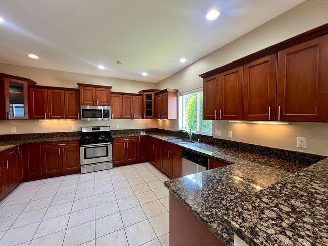 Building Photo - Beautiful 3 Bedroom in Private Community! HALF OFF FIRST MONTHS RENT!