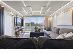 Building Photo - 7465 Bay Island Dr S