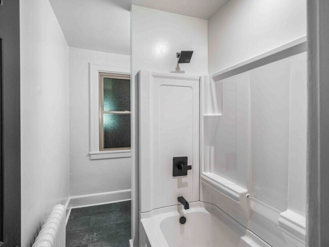 Building Photo - STUNNING 1-BEDROOM IN CRAFTON, READY FOR M...