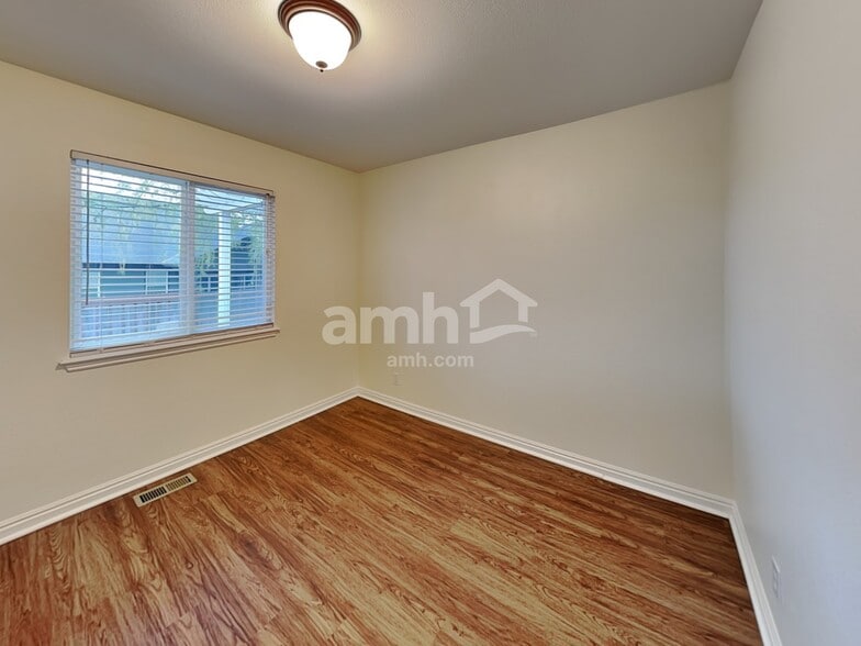 Building Photo - 1845 N Pingo Ave