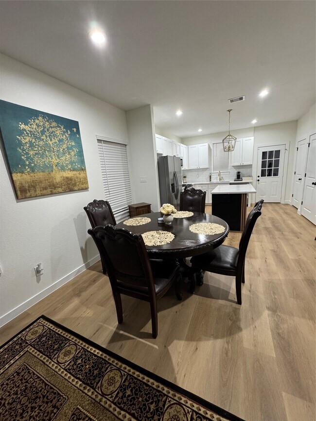 Building Photo - 8113 Miley St