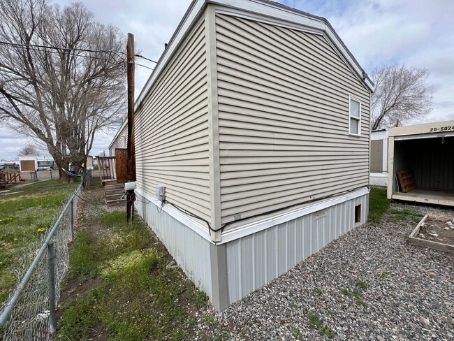 Building Photo - 3 Bedroom 2 Bath High-End Mobile Home with...