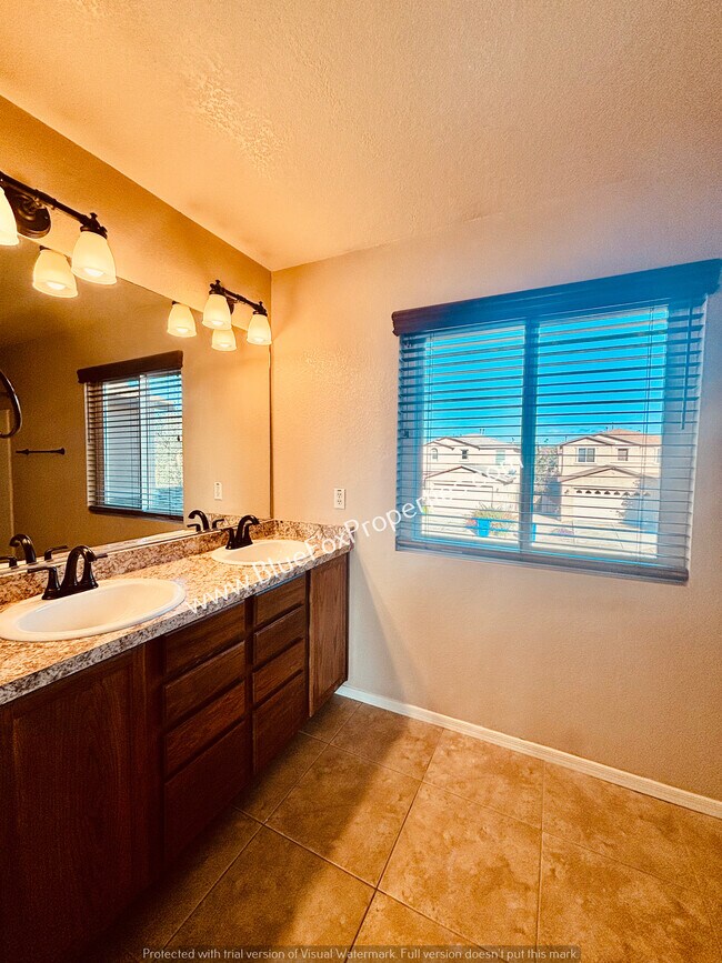 Building Photo - 1083 W Sea Star Dr