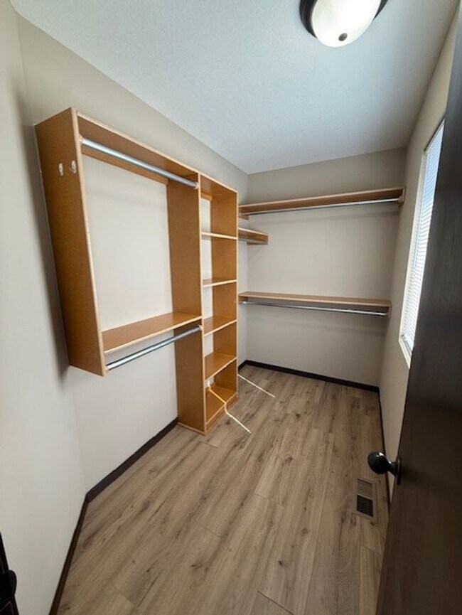 Building Photo - Luxury Townhomes