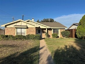 Building Photo - 2525 Crown Cir