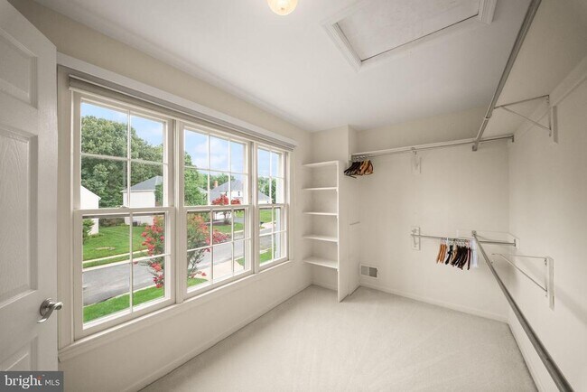 Building Photo - 5667 Lonesome Dove Ct