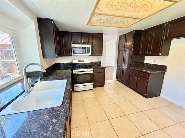 Building Photo - 37838 Spyglass Cir
