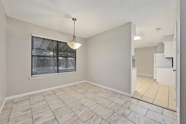 Building Photo - 4601 Manzanillo Dr