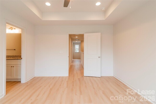Building Photo - 2719 Capitol Dr