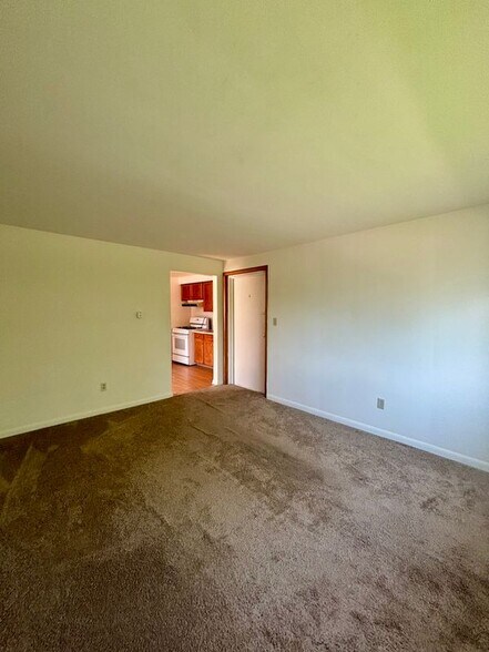Building Photo - 104 Hinchey Ave