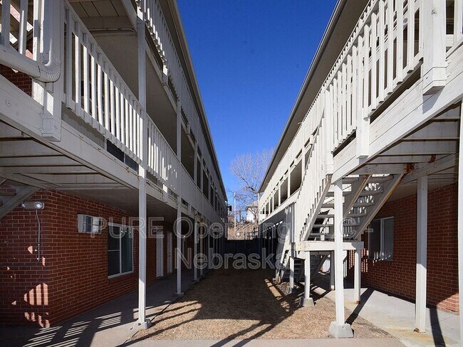 Building Photo - 612-616-616 N 46th St