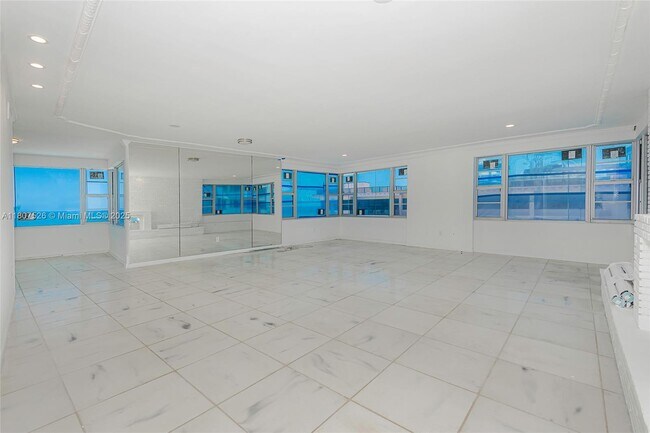 Building Photo - 5255 Collins Ave