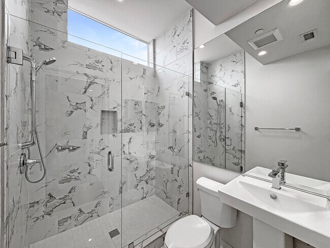 Building Photo - Modern 2BD/2BA Condo in North Park W/ High...