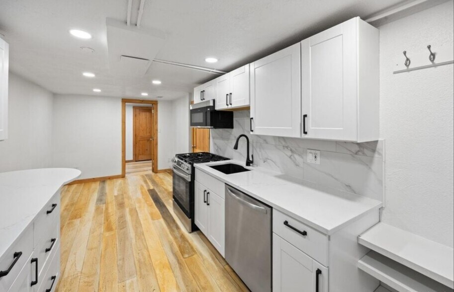 Building Photo - 5014 W 36th Ave