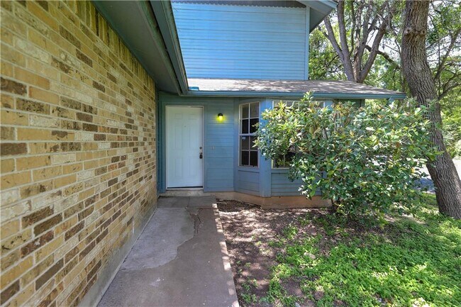 Building Photo - 1700 Waterloo Trl